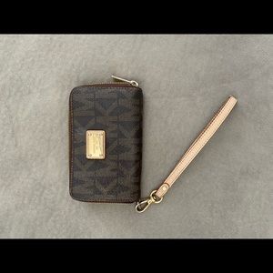 Michael Kors Wristlet Wallet